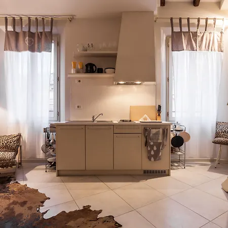 Apartman Housmart Castiglione 76 *